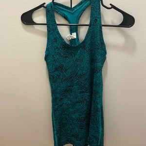 Lulu lemon work out top never worn
